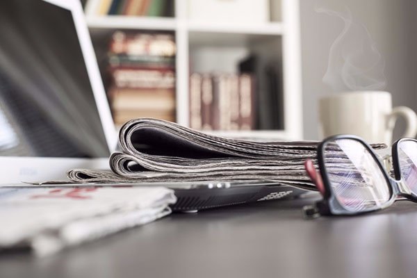 將要整列的零件隨意放到整列機治具板，然后加以各 01